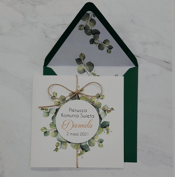Kwadratowe Zaproszenia na Komunię z wiankiem i eko sznurkiem C 60